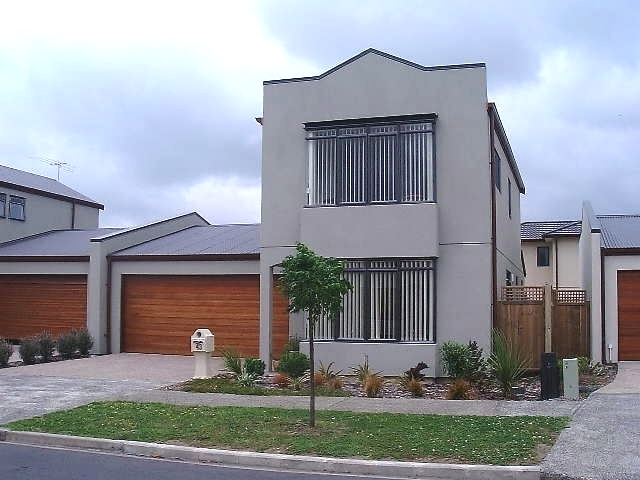 2 Level, 3 Bedroom Townhouse Picture