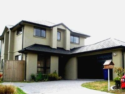 LARGE MODERN FAMILY HOME Picture LARGE MODERN FAMILY HOME Picture