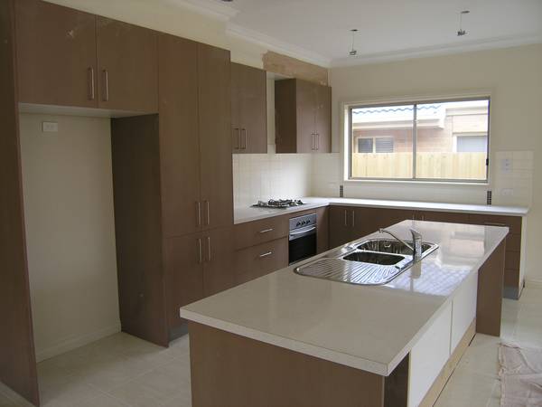 Grand Entry, Large Familt Home & Land. 4 bedroom plus rumpus Picture 3