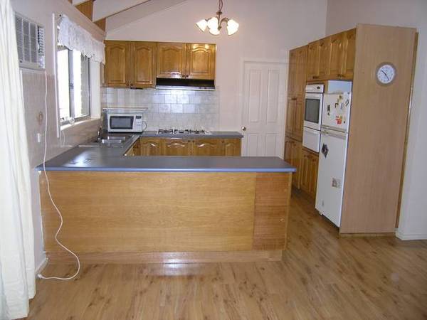 Great 1st Home or Investment!! Picture 3