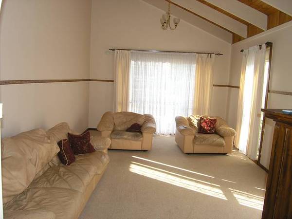 Great 1st Home or Investment!! Picture 2