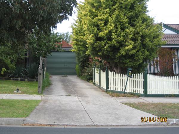 Modern 3 bedroom unit Picture 1