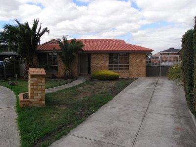 4 bedrooms close to all amenities Picture