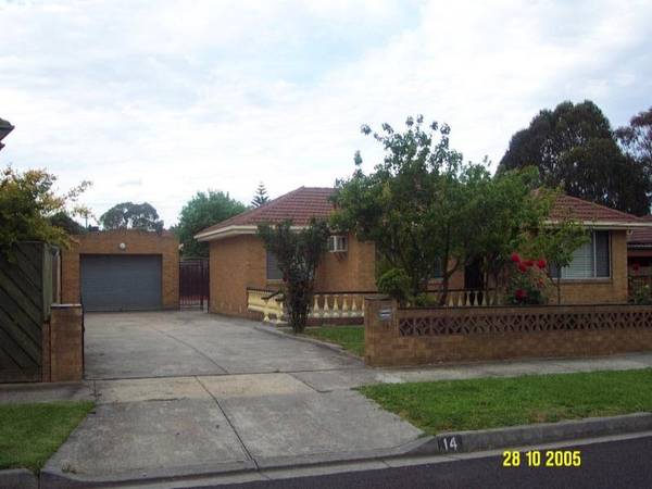 3 bedrooms & office/4th bedroom at rear of double garage Picture 1