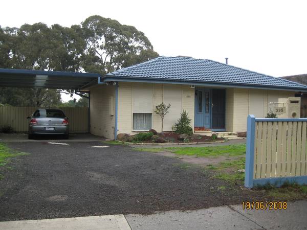 In the heart of Mill Park Picture 1