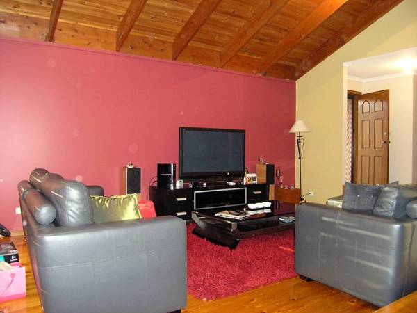 Clean as a whistle.
$325,000 - $345,000 Picture