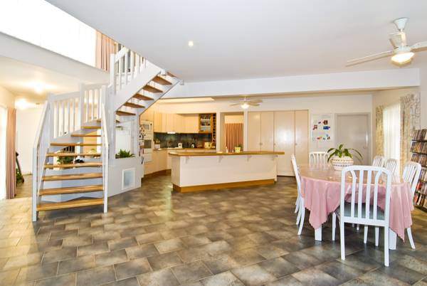 GREAT VALUE ON A GRAND SCALE. Picture 3