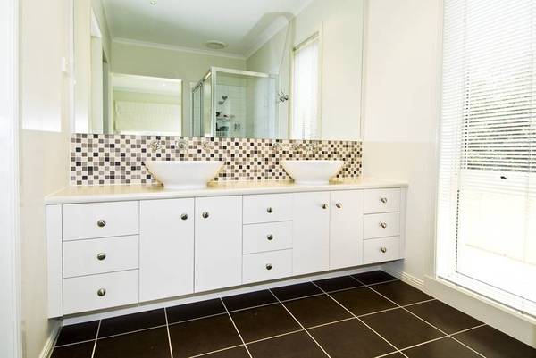 Expect The Best
$500,000 plus Picture 3