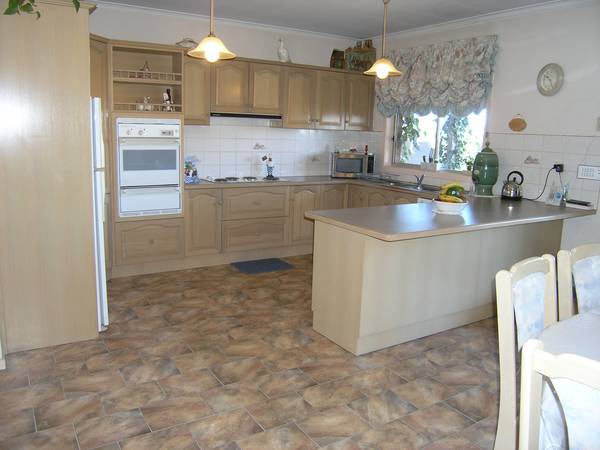 "City Views" (885m2 Allotment) Picture 2