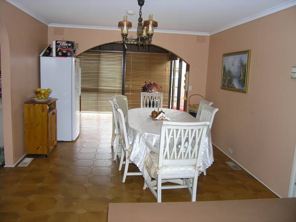 "Walk to everything." Picture 3