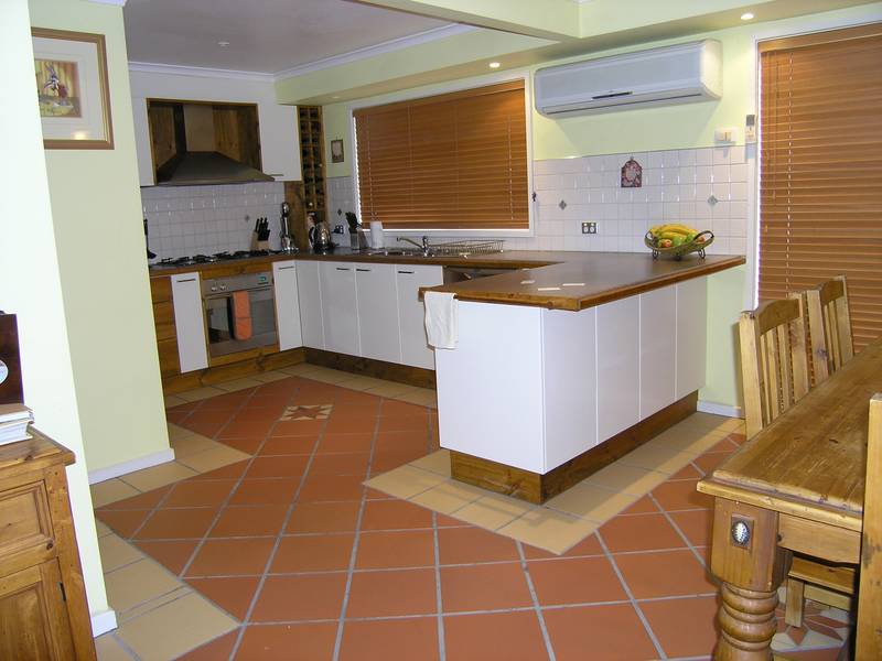 "Enter the Market" Picture 2