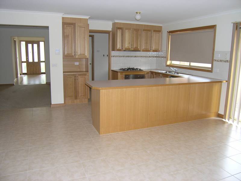 "4 Bedrooms plus Rumpus" Picture 2