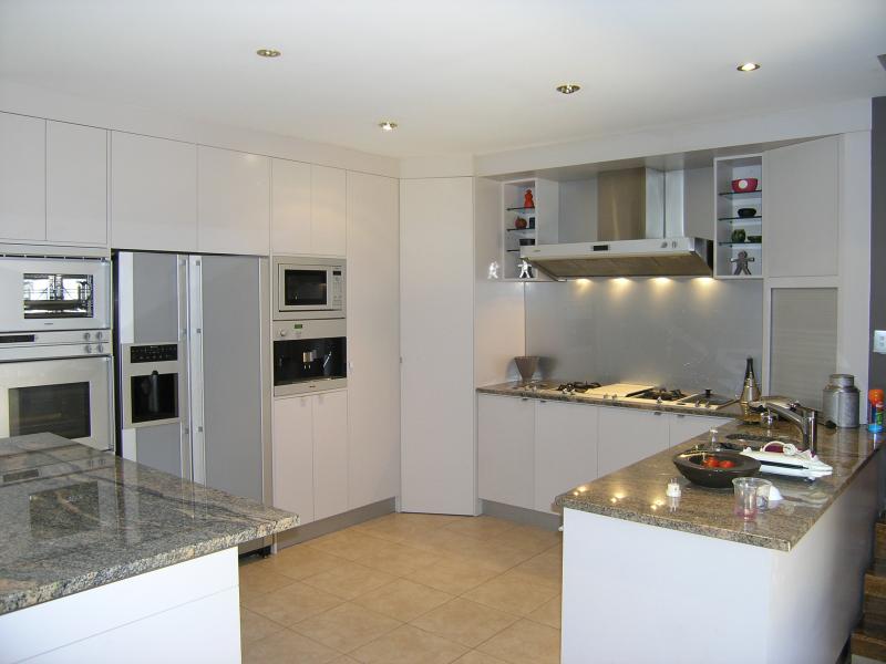 "Resort style living in choice location" Picture 2