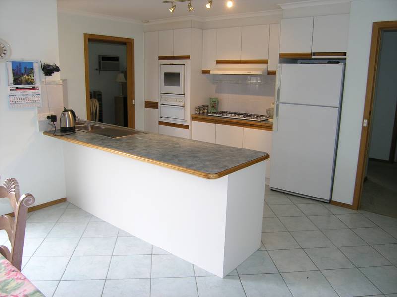 4 Bedder with 6x8 Metre Garage Picture 2