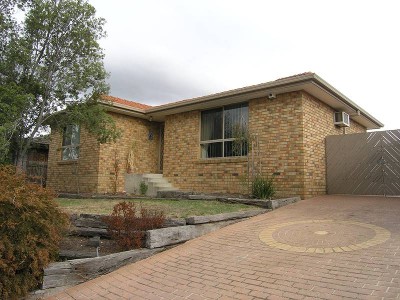 4 Bedder with 6x8 Metre Garage Picture