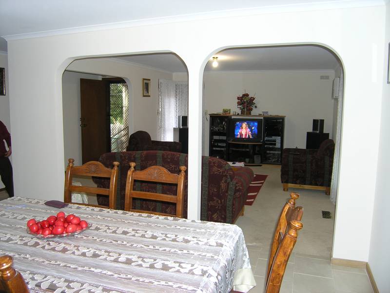 Four Car Garage/ Workshop Picture 3