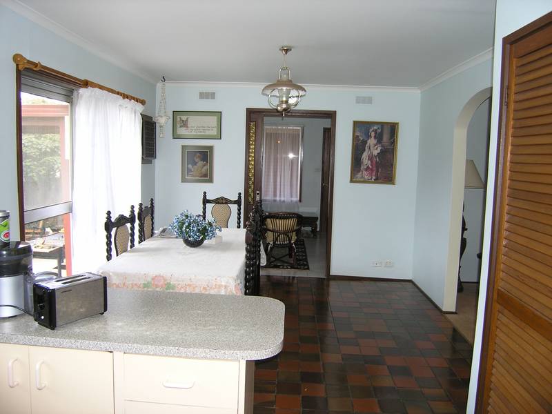 "YES 4 BEDROOMS" Picture 3