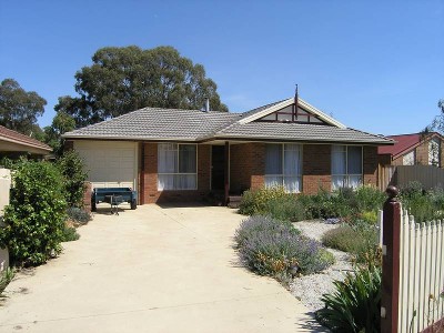 PEACEFULL SURROUNDINGS Picture