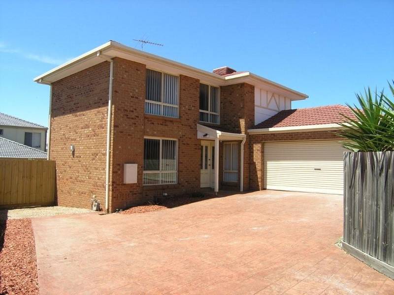 NO BODY CORPORATE- SEPARATE TITLE AND OWN DRIVEWAY Picture 1