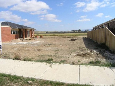 16 x 32 Metres (flat) Picture 16 x 32 Metres (flat) Picture