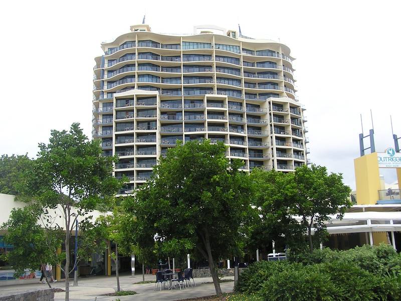 INVESTORS TAKE NOTE Picture 1