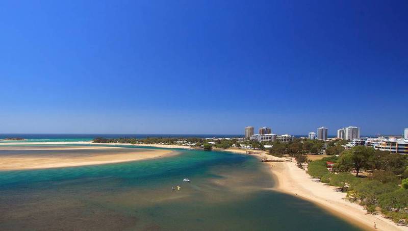 Family Sized Luxury Living Picture 2