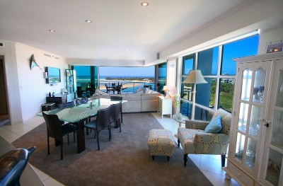 Family Sized Luxury Living Picture Family Sized Luxury Living Picture