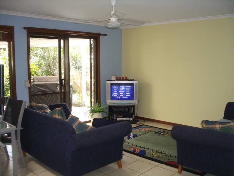 GREAT FINANCIAL OPPORTUNITY- SPACIOUS MINYAMA FAMILY HOME Picture 2