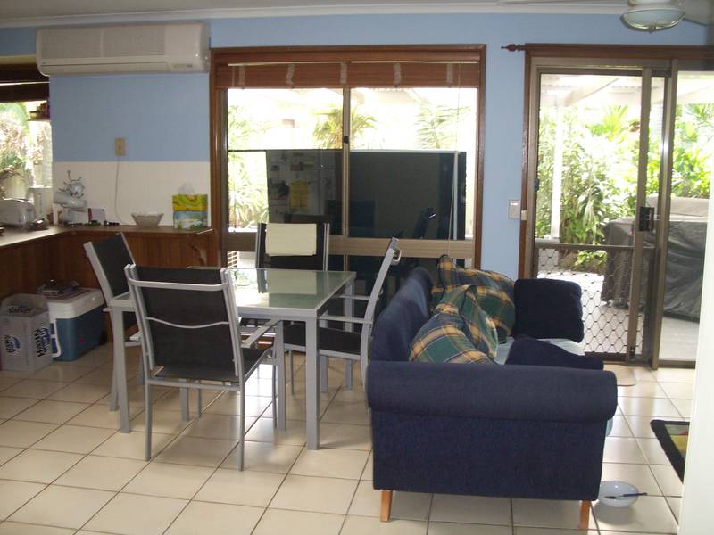 GREAT FINANCIAL OPPORTUNITY- SPACIOUS MINYAMA FAMILY HOME Picture 3