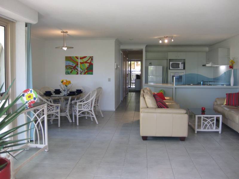 Ocean Views - Resort Style Living At Its Finest Picture 3