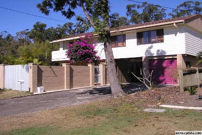 MOOLOOLABA - SPACIOUS HOME Picture MOOLOOLABA - SPACIOUS HOME Picture