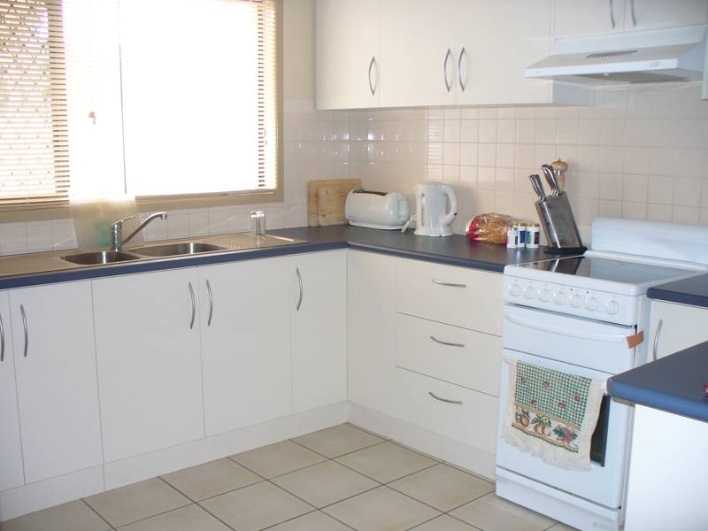 Hop, skip and jump to the beach... Picture 1