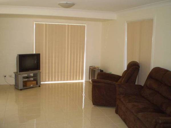 10 Bedroom Brick Home Picture 3