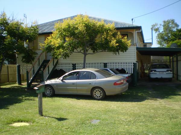 QUEENSLANDER ON HUGE BLOCK Picture 1