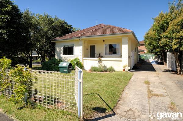 Not a Cent to spend Picture 2