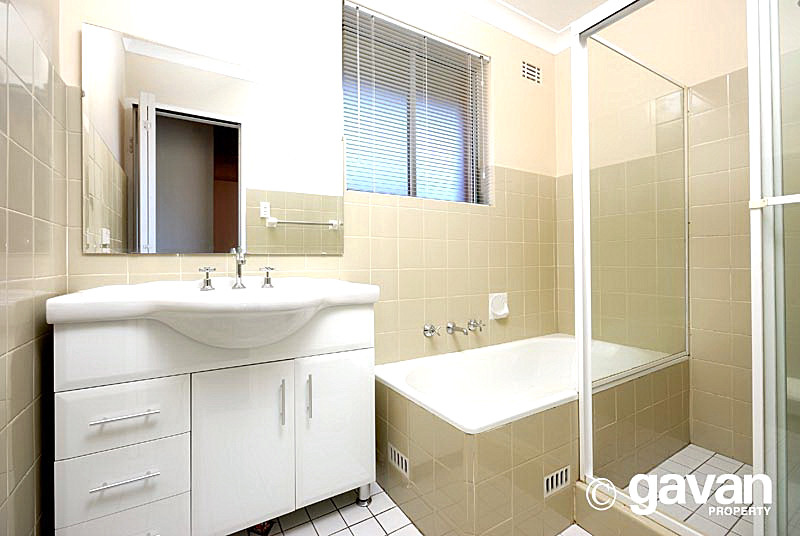 Fully renovated apartment Picture 2