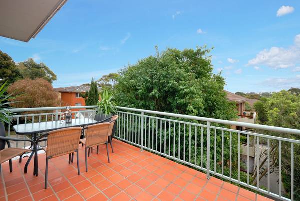 Gorgeous top floor apartment Picture