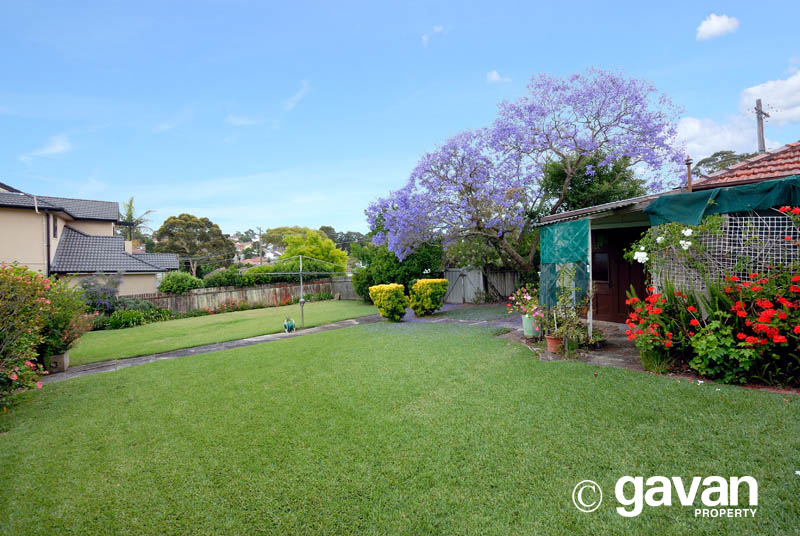 Generous block for large home or duplex... Picture 2