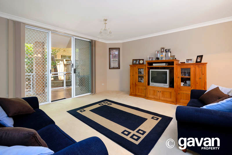 Bright and modern Picture 1