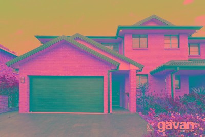 Spacious modern living Picture