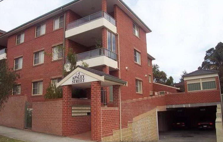 Modern 2 bedroom unit Picture 1