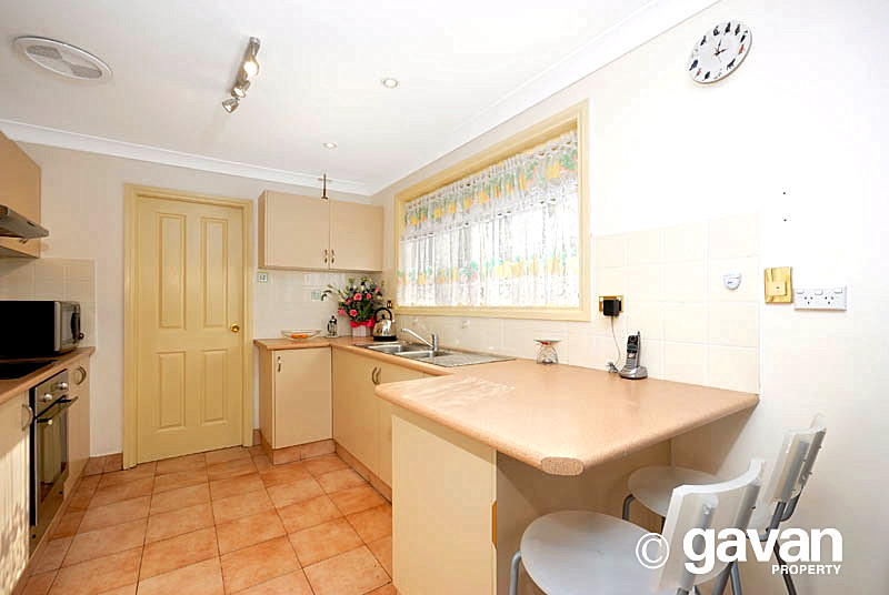 Conveniently located villa home Picture 3