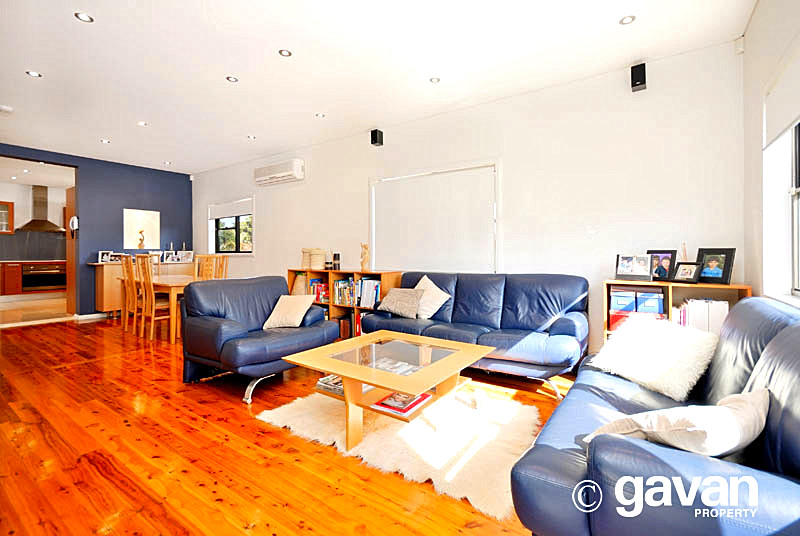 Smart, contemporary home Picture 3