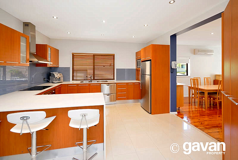 Smart, contemporary home Picture 2