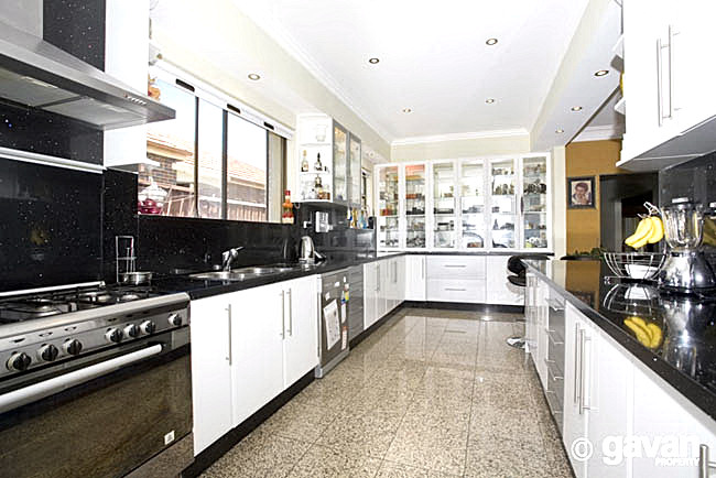 Surprisingly spacious Picture 2