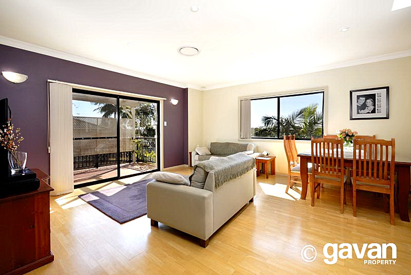 Luxury townhouse living Picture 3