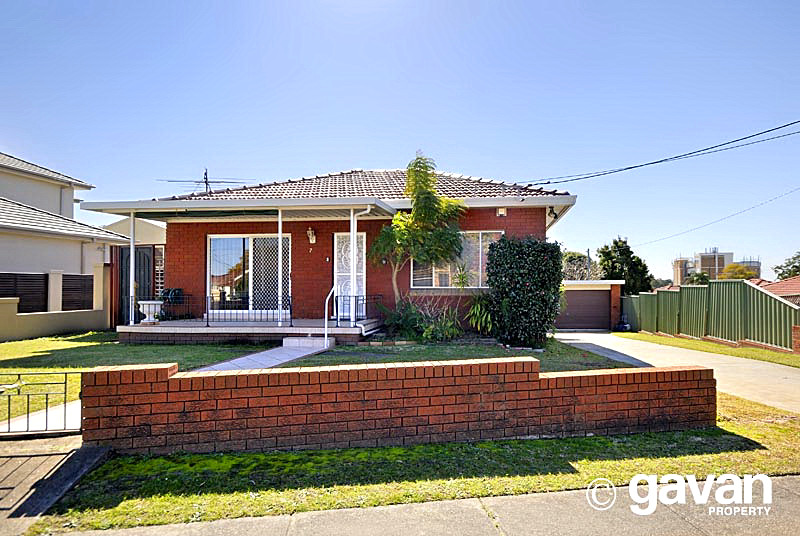 Single storey living Picture 1