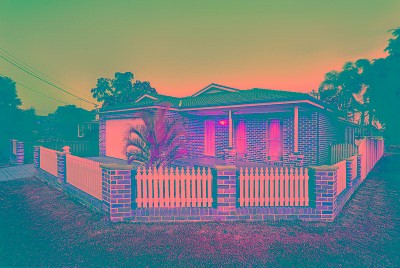 Near new single level residence Picture Near new single level residence Picture