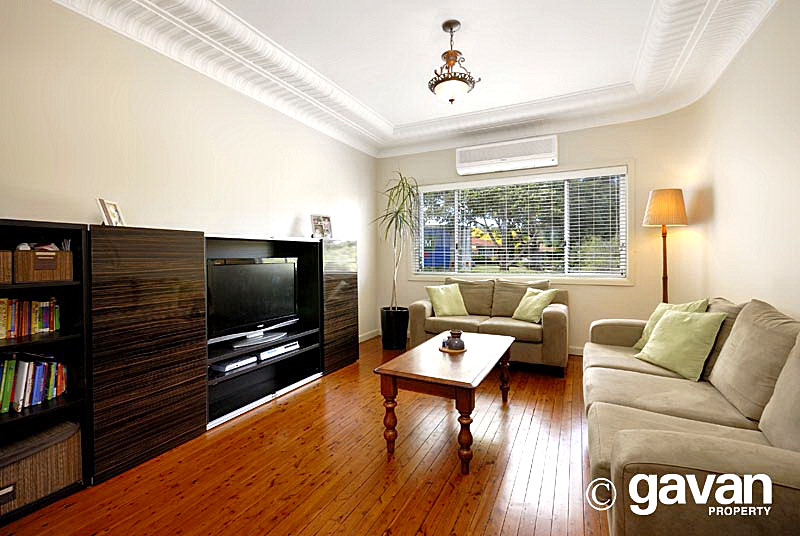 Well presented family home in convenient location Picture 2