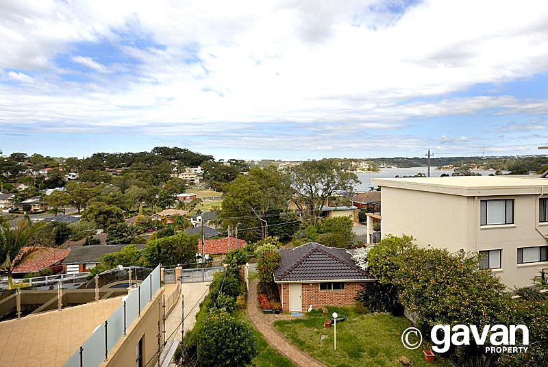 Must be sold - Waterviews + Premium residence Picture 2